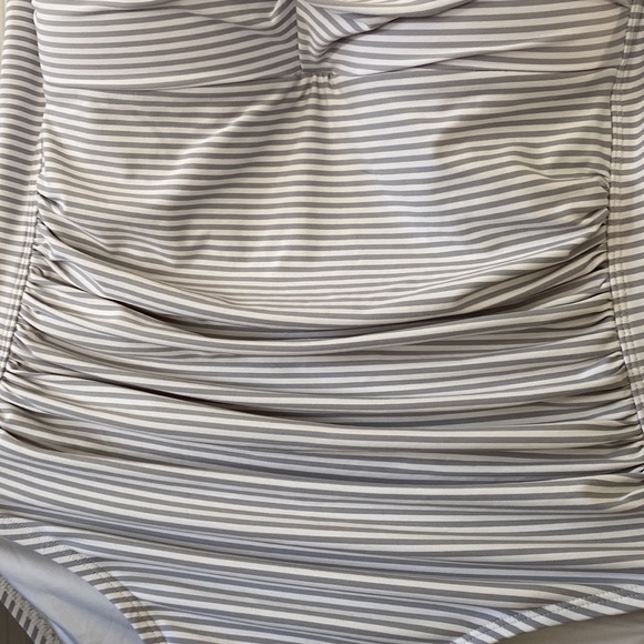 Nip Tuck Sorrento Stripe Joanne One-Piece Swim Suit Silver-Grey & White size 10 - Picture 6 of 16